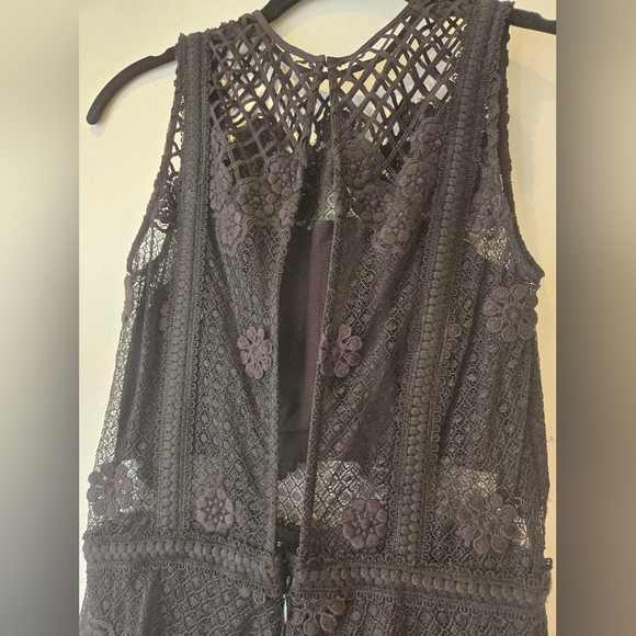 Alexis Floral Mesh Short Romper Size XS - Picture 7 of 9